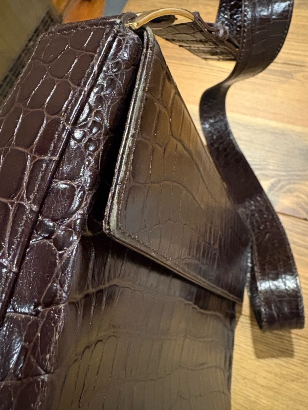 Salvatore Ferragamo Vintage Dark Brown Croc-Embossed Leather shoulder bag purse - Picture 14 of 15